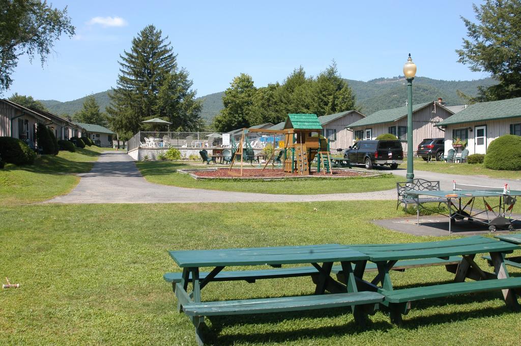 Hotel Lincoln Log Colony à Lac George Extérieur photo