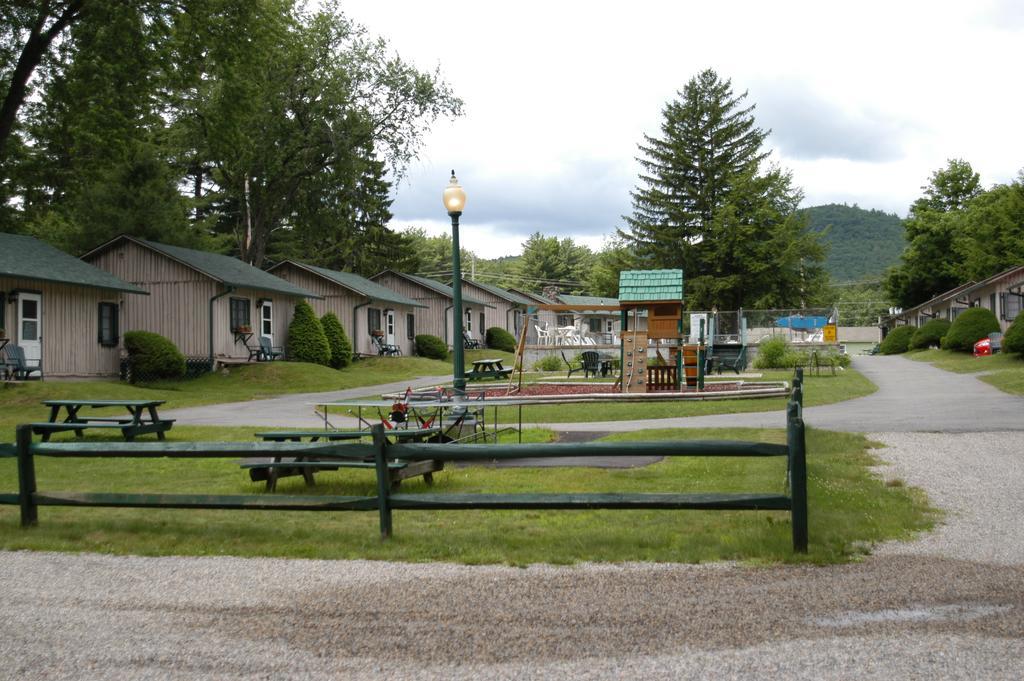 Hotel Lincoln Log Colony à Lac George Extérieur photo