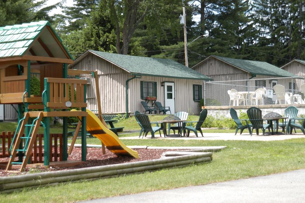 Hotel Lincoln Log Colony à Lac George Extérieur photo