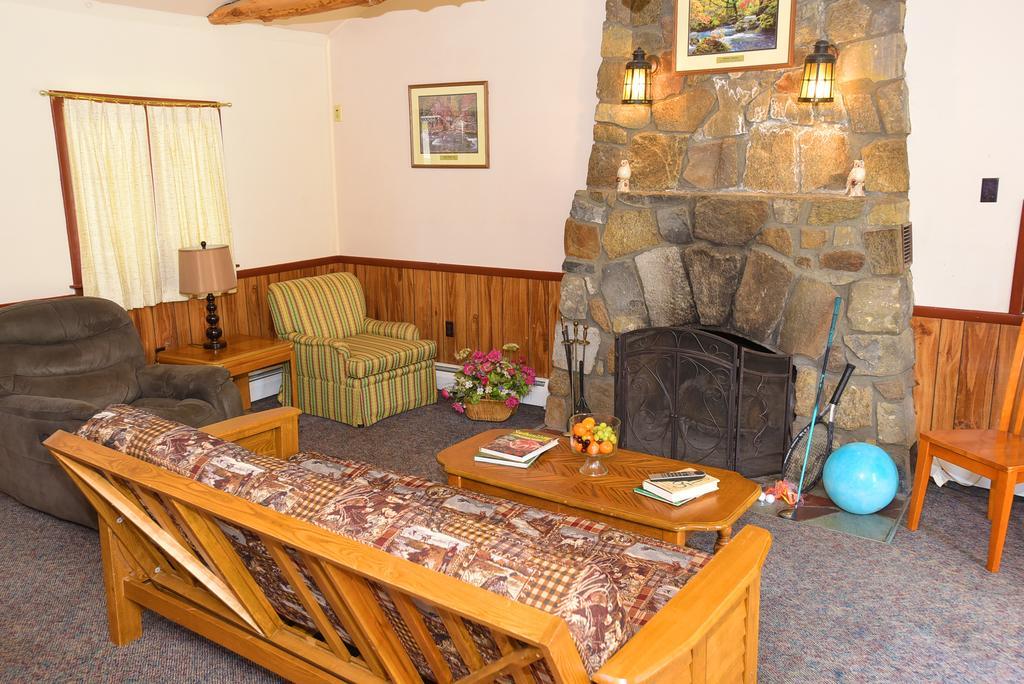 Hotel Lincoln Log Colony à Lac George Extérieur photo