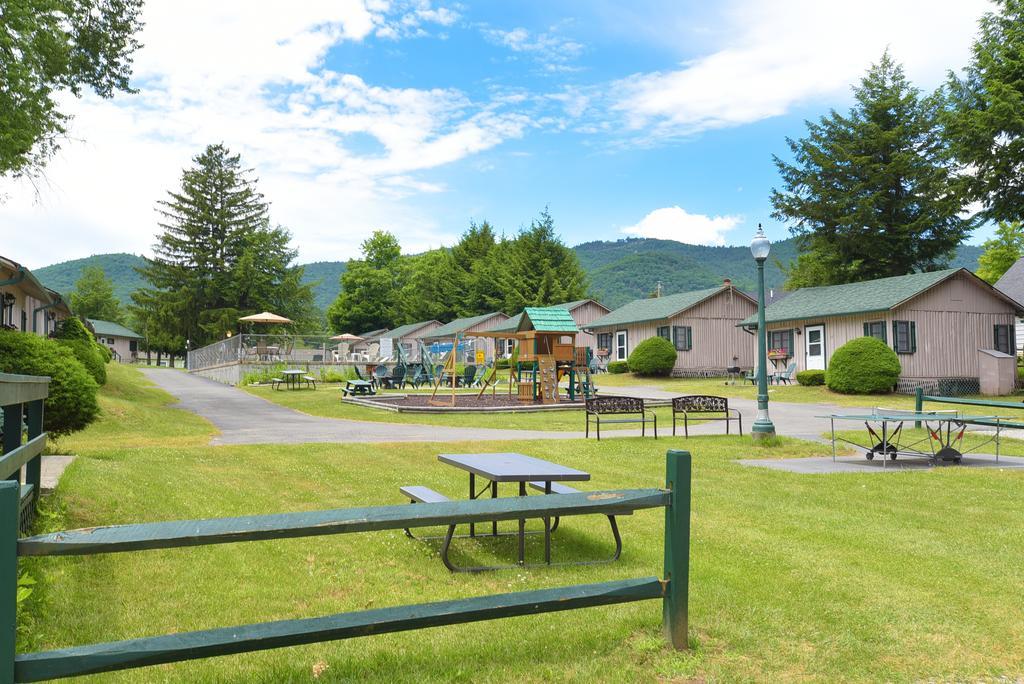 Hotel Lincoln Log Colony à Lac George Extérieur photo